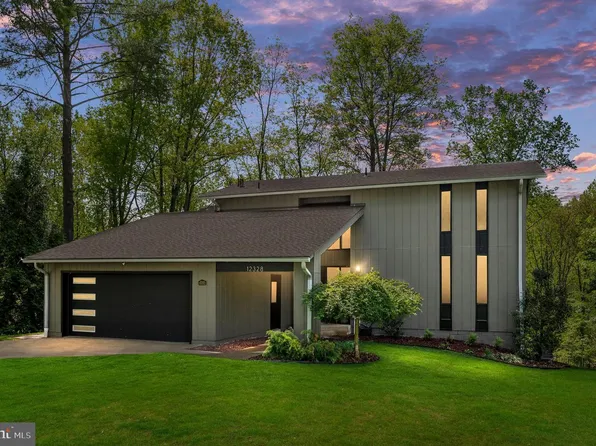 12328 Hollyhock Ct, Woodbridge, VA 22192