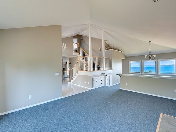 4th image of 1501 Country Club Dr