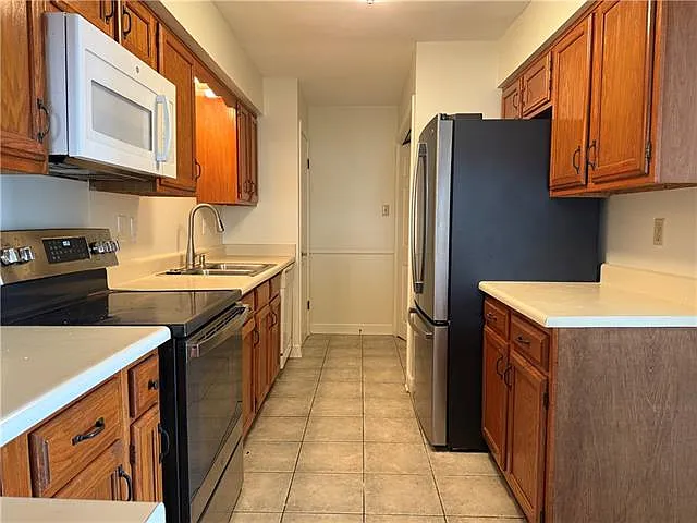 2 bed, 2.5 bath, 1783 sqft, $1,700 — Photo 2