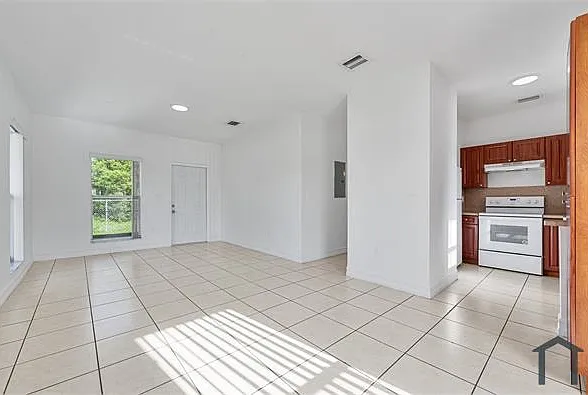 10357 SW 178th St — Photo 10