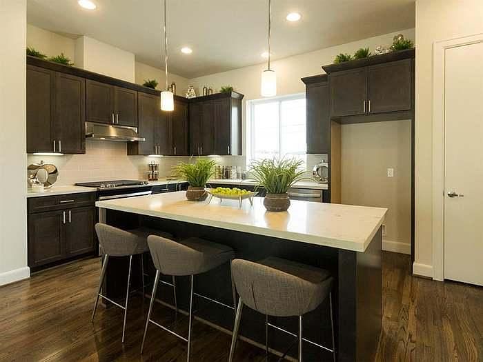 1st image of 361 Eado Park Cir