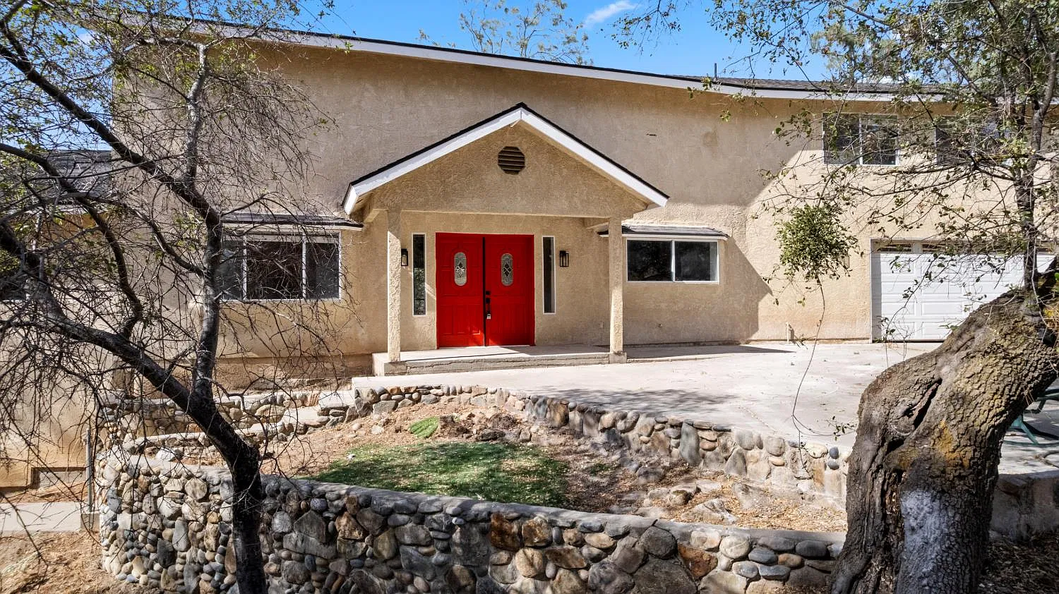4 bed, 2652 sqft, $2,500 — Photo 2