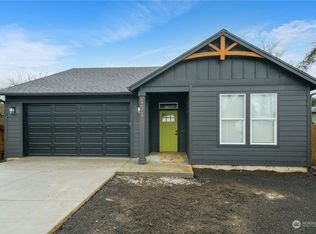 153 John St, Kelso, WA 98626