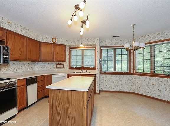 3rd image of 7854 W Oak Hills Ct APT 2CR