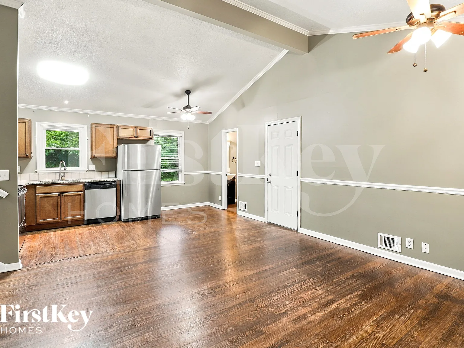 3 bed, 2.0 bath, 1372 sqft, $1,775 — Photo 2