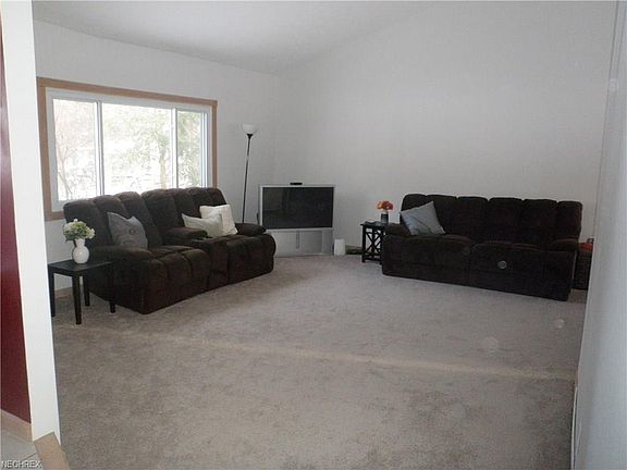 4th image of 12928 Vincent Dr