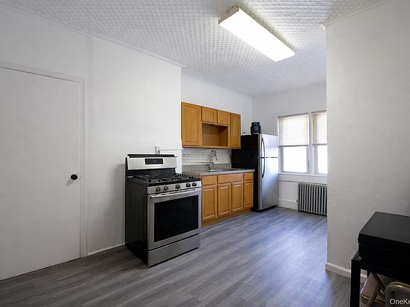 4th image of 6089 54th St Floor 2