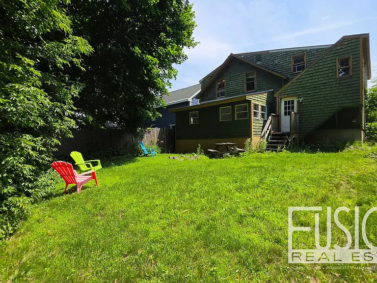 446 Colchester Ave — Photo 33