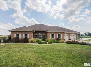 200 Blue Water Dr S, Eldorado, IL 62930