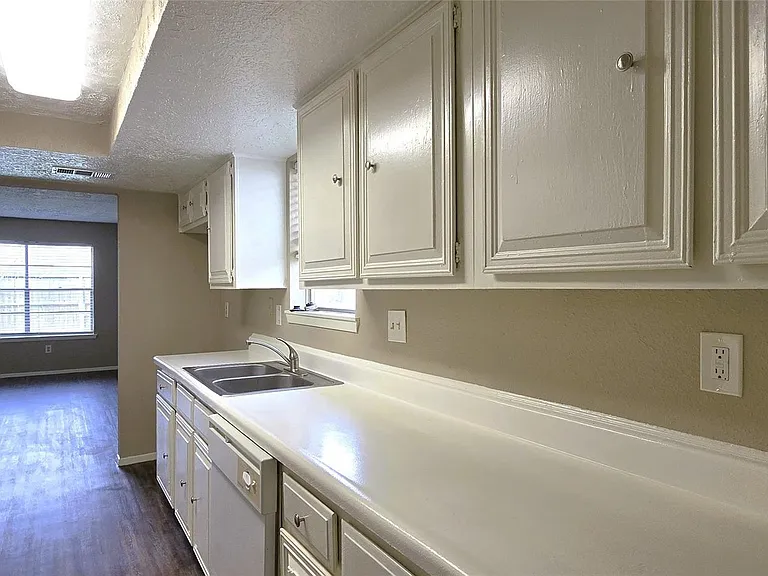23019 Tree Bright Ln — Photo 8
