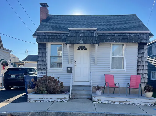 31 Highland Ave, Hampton, NH 03842