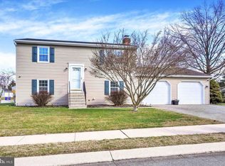 2270 Seneca Dr, York, PA 17408