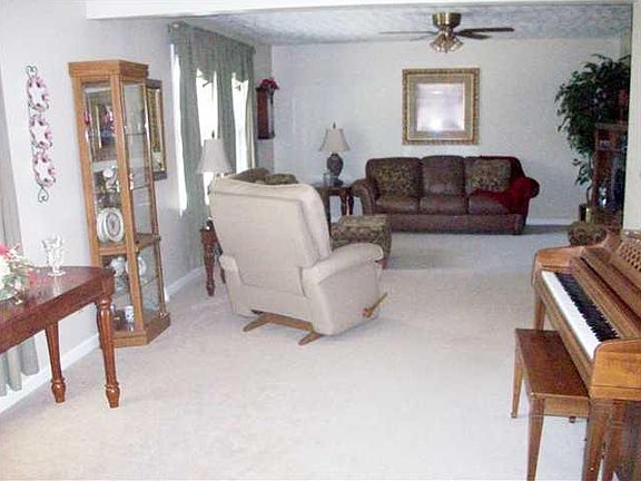 2nd image of 547 N Ashford Dr