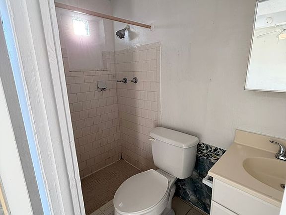 5th image of 3412 Clarinda St APT 3