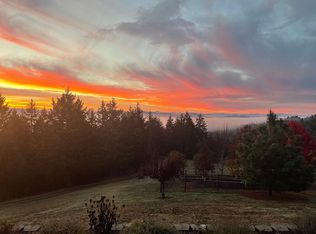 386 Hidden Meadows Ln, Oakland, OR 97462