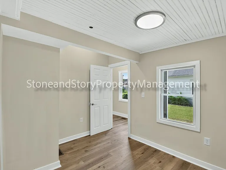 414 NE Grattan St — Photo 22