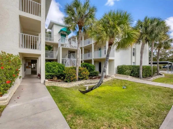 7294 Cloister Dr APT 9, Sarasota, FL 34231