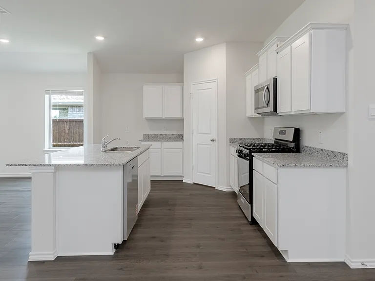 3917 Amethyst Dr — Photo 11