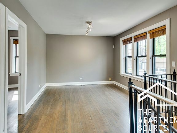 5th image of 2637 W Wellington Ave #E1