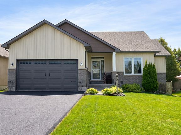 2nd image of 305 Raglan St