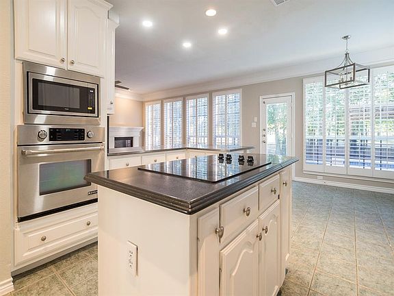 4th image of 1614 Forest Bend Ln