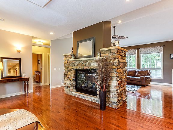 2nd image of 303 Pearsall Dr