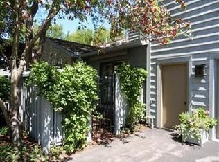 3911 Lander Rd, Chagrin Falls, OH 44022