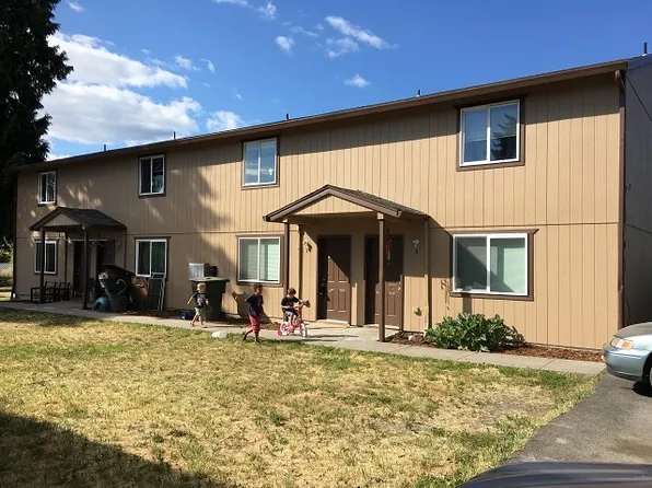 146 17th Ave APT 1, Longview, WA 98632