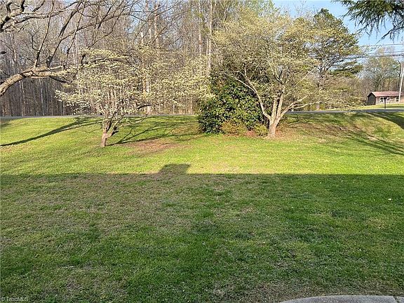 5th image of 2183 Rowe Rd