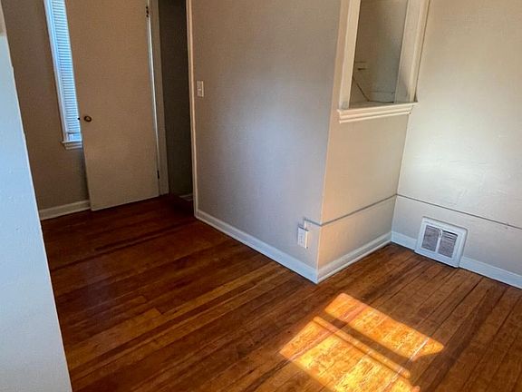 3rd image of 1653 Godwin Ave SE