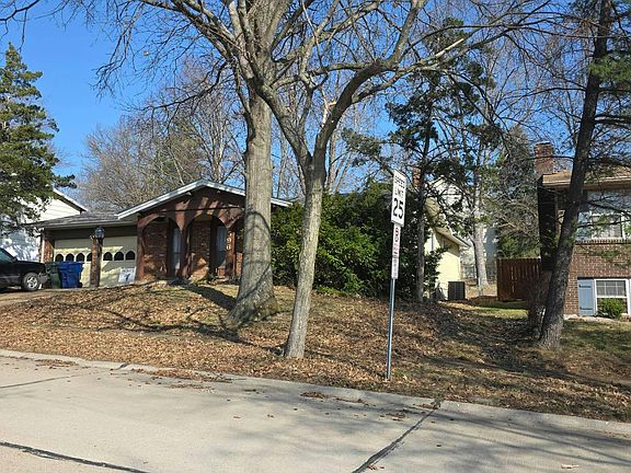 2nd image of 596 Bridgebend Rd