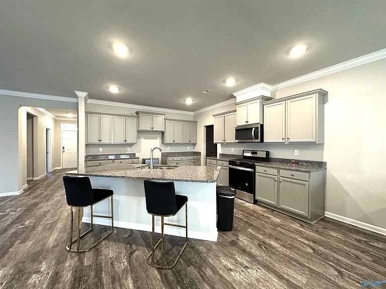 6528 Moon Crest Ln — Photo 2
