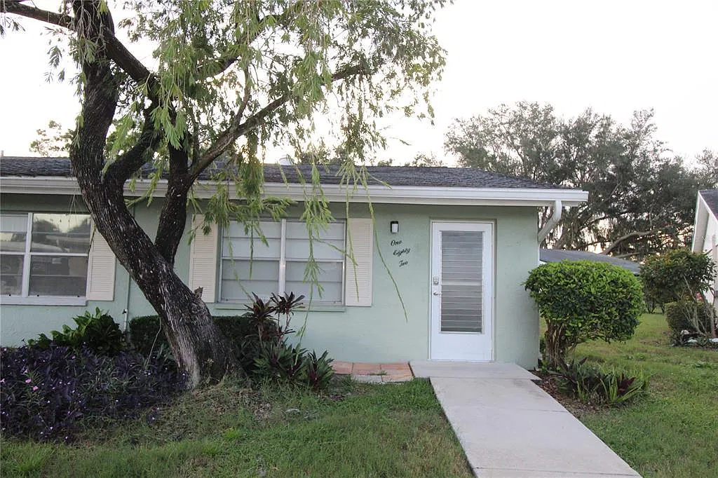 1 bed, 1.5 bath, 800 sqft, $1,475 — Photo 1