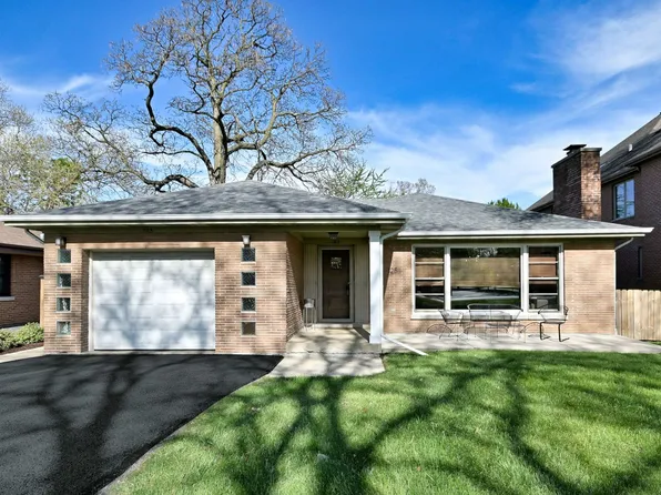 125 S Poplar Ave, Elmhurst, IL 60126