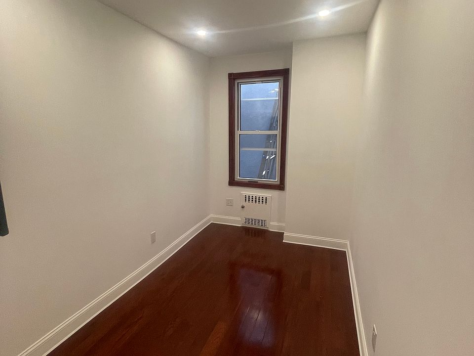 1st image of 7615 Myrtle Ave #2