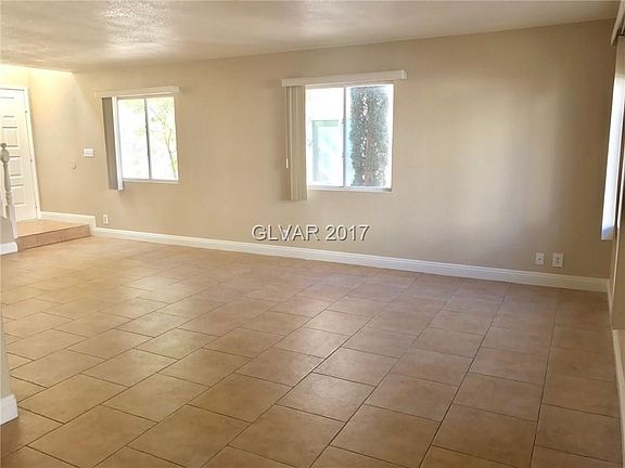 3rd image of 3704 Cactus Wheel Ct