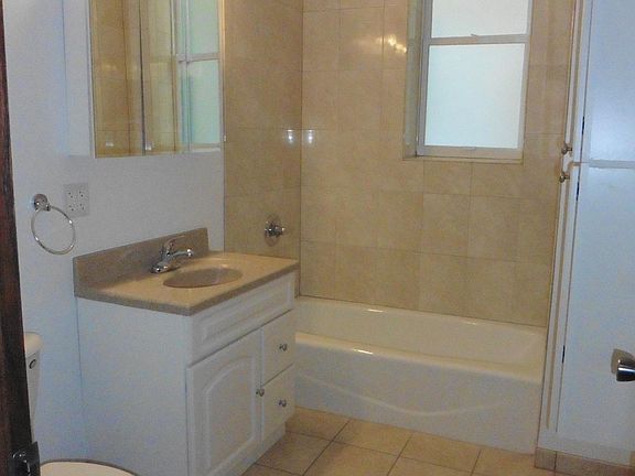 4th image of 1425 W Carmen Ave APT 1