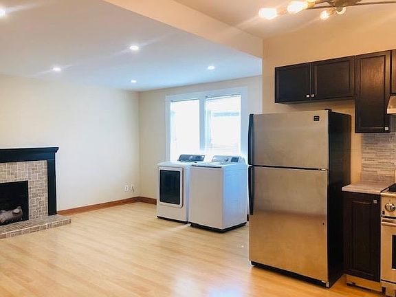 4th image of 218 10th Ave #1
