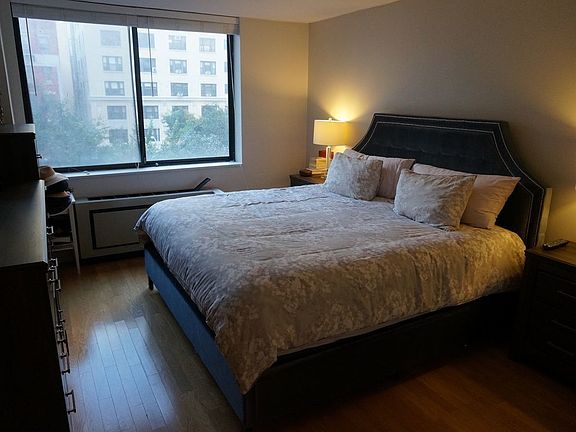 3rd image of 275 W 96th St APT 6C
