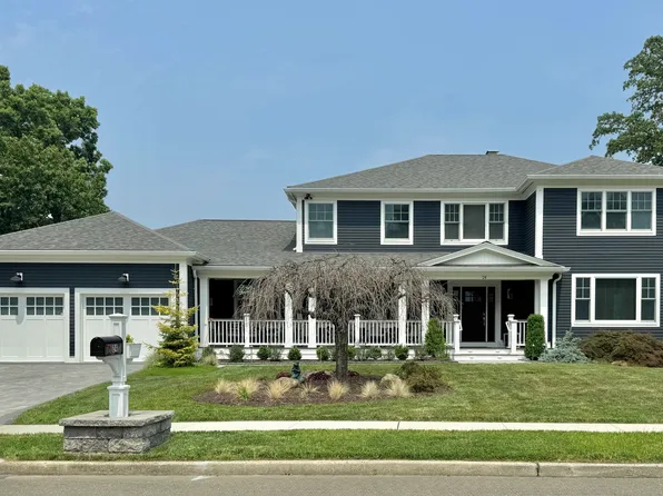 24 Founders Way, Milford, CT 06460