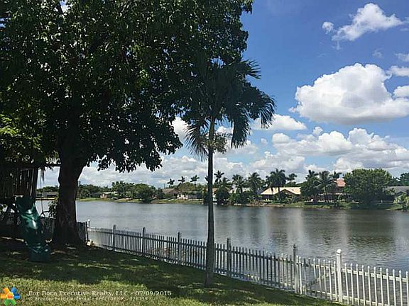 Home For Sale In Windward Isles