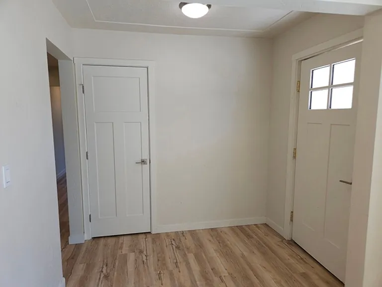 3994 Crestview Dr S — Photo 9