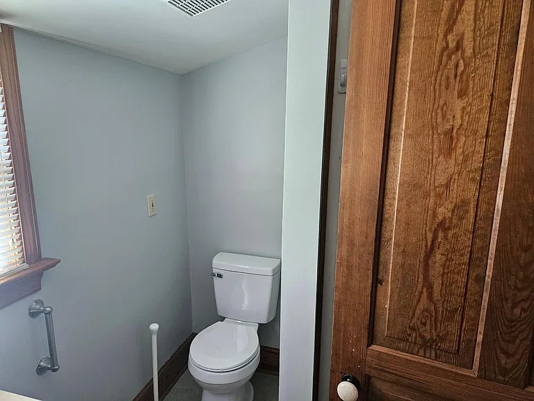 22864 Prince Edward Hwy — Photo 39