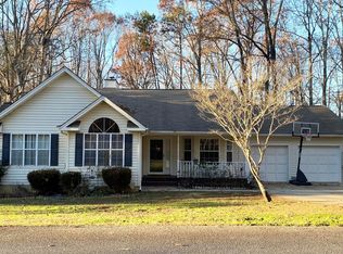 311 Thornwood Cir, Mount Airy, GA 30563
