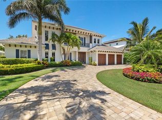 655 7th Ave N, Naples, FL 34102