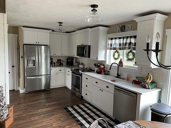 5th image of 10202 S Beech Ave