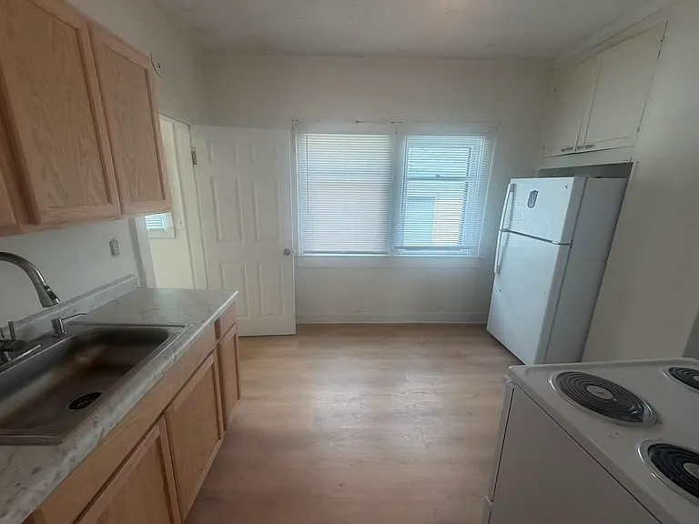 1331 W 34th St — Photo 13