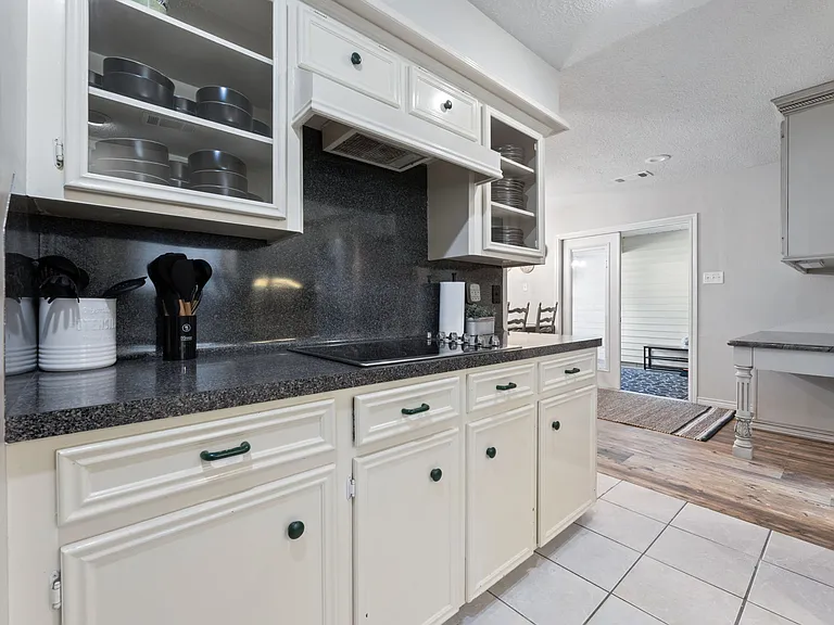 9123 Kerr Dr — Photo 16