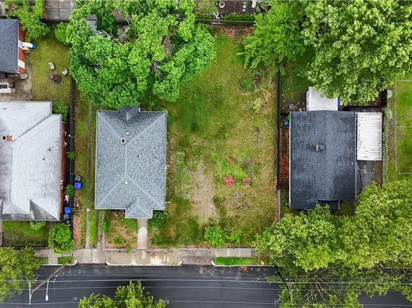 35 Riverview Ave, Pawtucket, RI 02860
