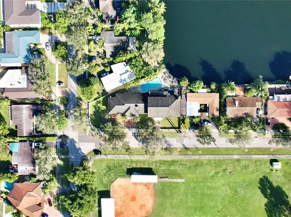 887 Heron Ave, Miami Springs, FL 33166